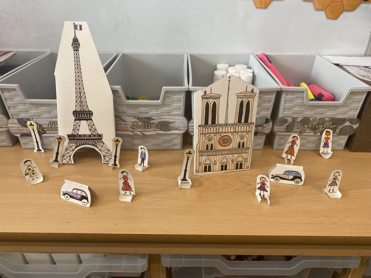 We were finding out about Paris this week and had fun making 3D models and triaramas of some of its major landmarks. #CCJuniorMFL #CCJuniors