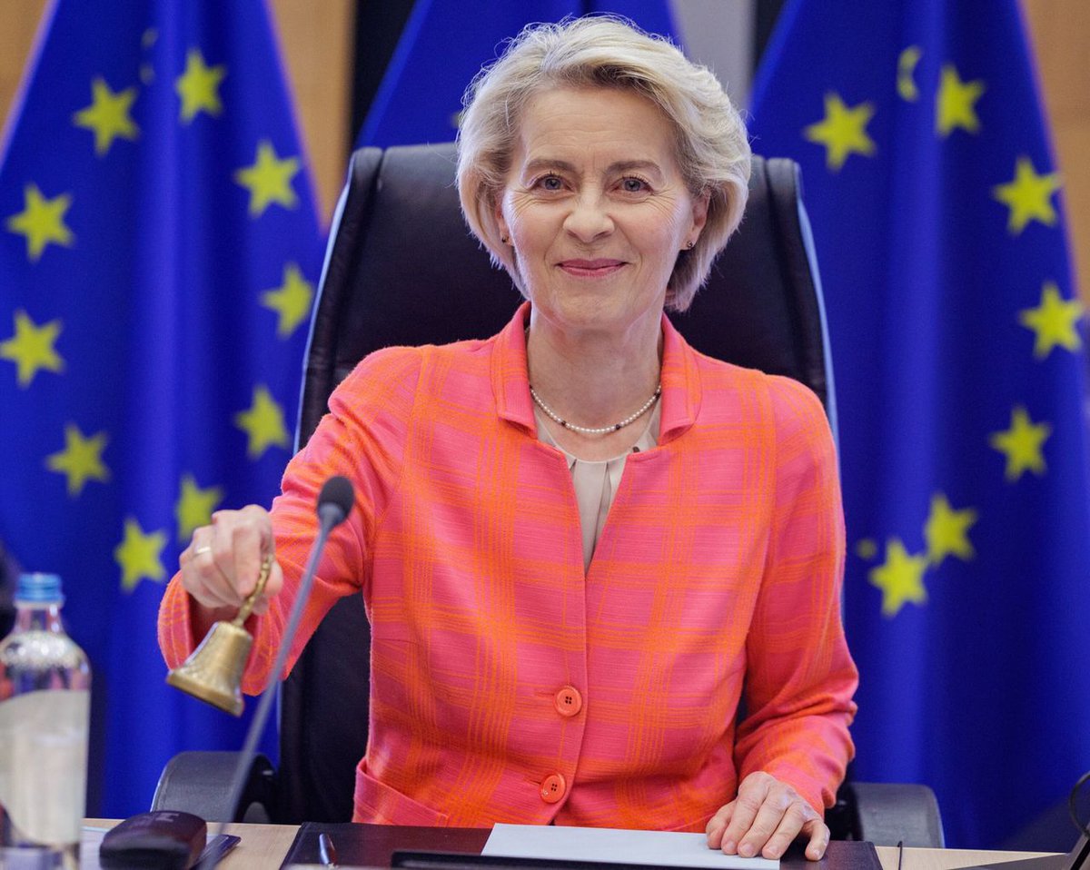 MurzynfrogXXX's tweet photo. Oto lista "polskich" posłów którzy w parlamencie europejskim zagłosowali dziś PRZECIW odwołałniu komisji europejskiej i Ursuli Von Der Leyen. 

Jednoznacznie opowiedzieli się przeciwko Polsce i Polskim interesom. To się chyba nazywa ZDRADA.
Pakt migracyjny? Zielony ład? Jak najbardziej. Jeszcze jak.

Małgorzata Adamowicz, Bartosz Arłukowicz, Krzysztof Brejza, Andrzej Buła, Kamila Gasiuk Pihowicz, Hanna Gronkiewicz-Waltz, Andrzej Halicki, Adam Jarubas, Dariusz Joński, Janusz Lewandowski, Elżbieta Łukacijewska, Jagna Marczułajtis-Walczak, Mirosława Nykiel, Jacek Protas, Bartłomiej Sienkiewicz, Łukasz Kohut, Marta Wcisło, Michał Wawrykiewicz, Bogdan Zdrojewski, Michał Kobosko, Robert Biedroń, Krzysztof Śmiszek, Joanna Scheuring-Wielgus 

Przeproście matki.