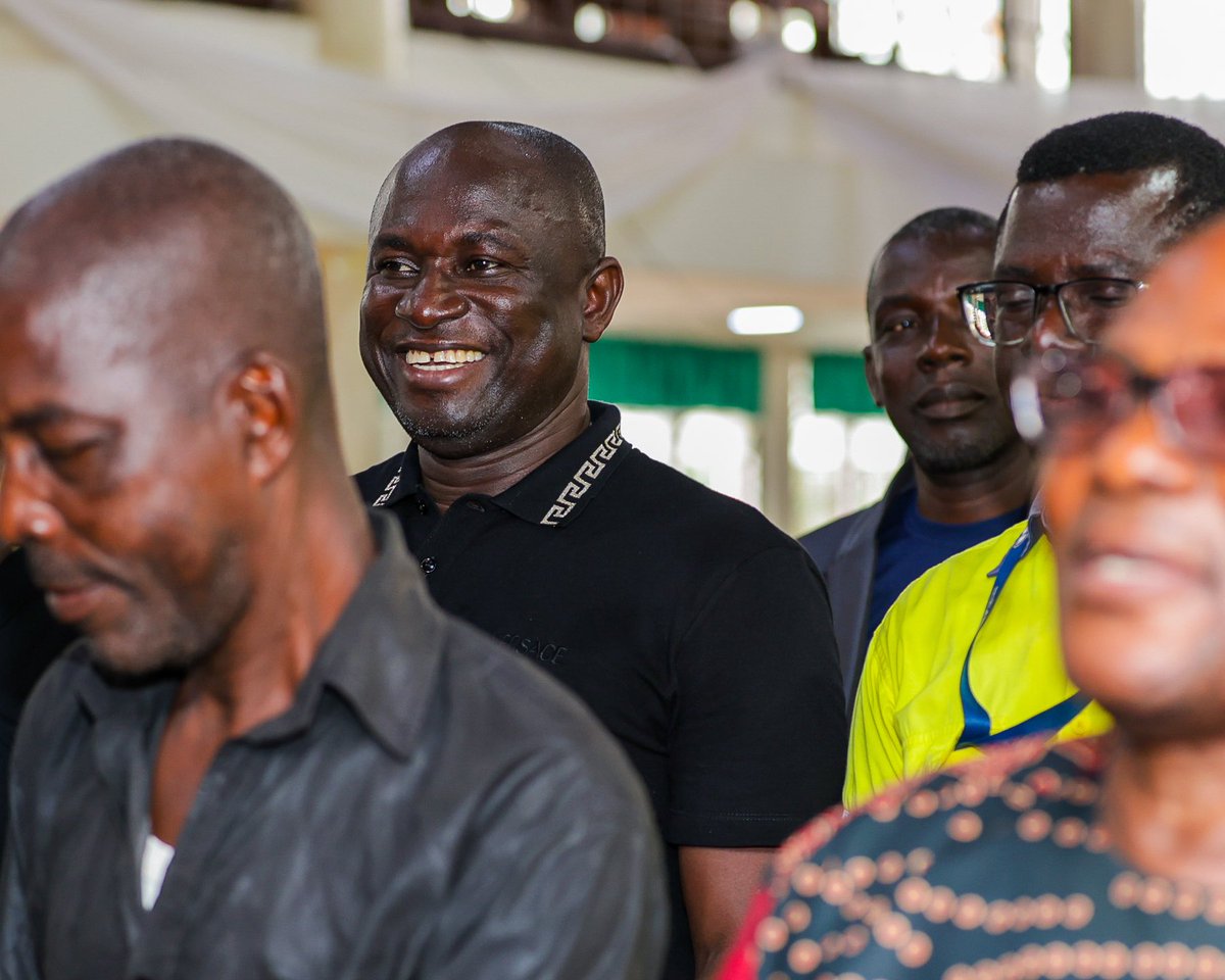MedeamaSC's tweet image. The Club joined the one-week observation of our late former Vice President and Management Member, Chairman Kwabena Asante.
In attendance were Club President, Moses Armah, Vice Board Chairman, Samuel Sackey, Vice CEO Alfred Kojo Owusu, Former CEO, James Essilfie and former MCE of…