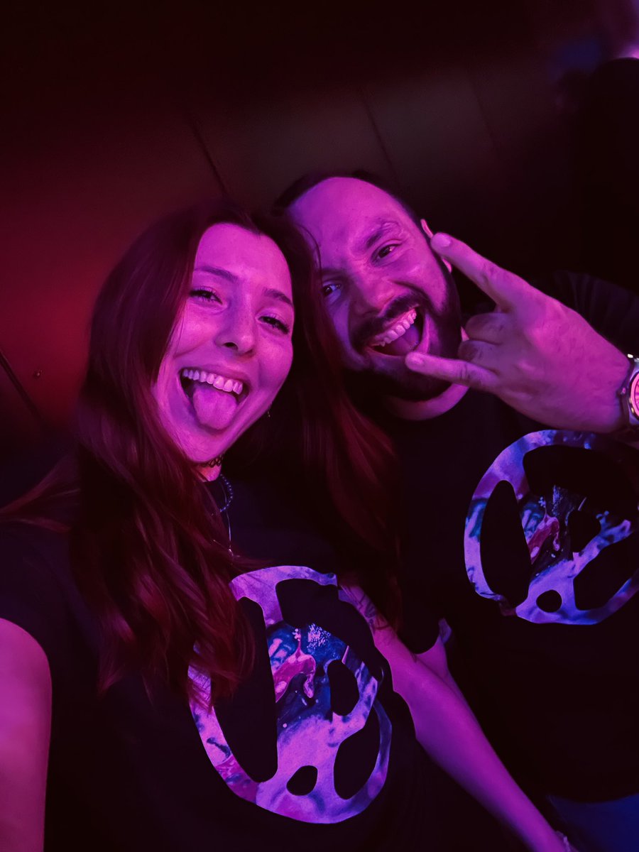 Danramosr's tweet photo. Concierto de Linkin Park en Frankfurt, Alemania. Estoy justo donde siempre quise estar. 🤘🏼 https://t.co/Jv6zEyS1rc