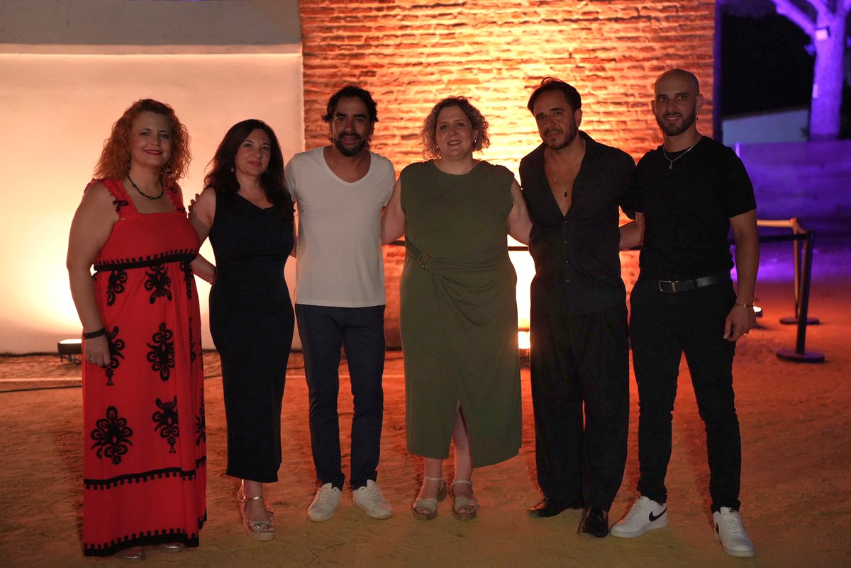 🌴 La Ermita de Cuatrovitas vivió una noche de flamenco sutil y cargada de pasión gracias a Daniel Casares, Julián Bedman y Miguel Ortiz “Nene” en “El poder de lo sutil”. 🎶❤️

¿Te lo perdiste? ¡No pasa nada! Queda otro espectáculo en #LasNochesDeCuatrovitas2025 🌙