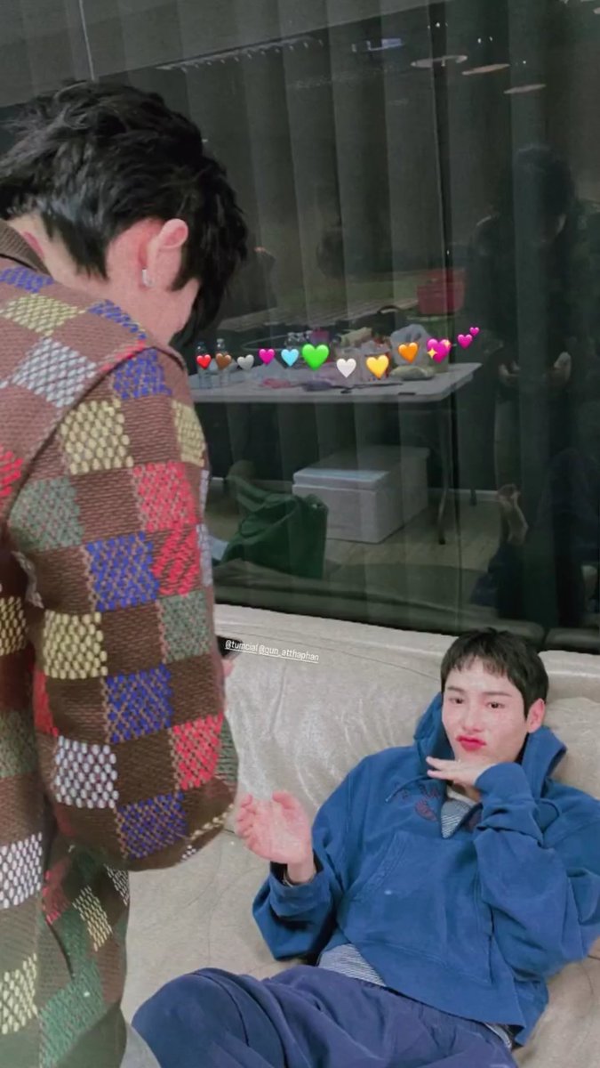 tiredofherself's tweet photo. our pov                                 offjum's pov https://t.co/MlPkBhb6XP