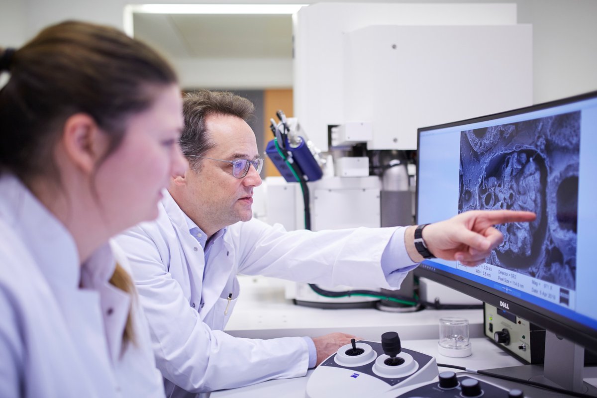 😎 Die #CharitéBerlin ist Spitzenreiter bei der Einwerbung von EU-Fördergeldern im Bereich Gesundheit! Unsere Forschenden haben über die letzten vier Jahre >29 Millionen Euro erhalten – mehr als jede andere Einrichtung in 🇩🇪. charite.de/forschung/them…