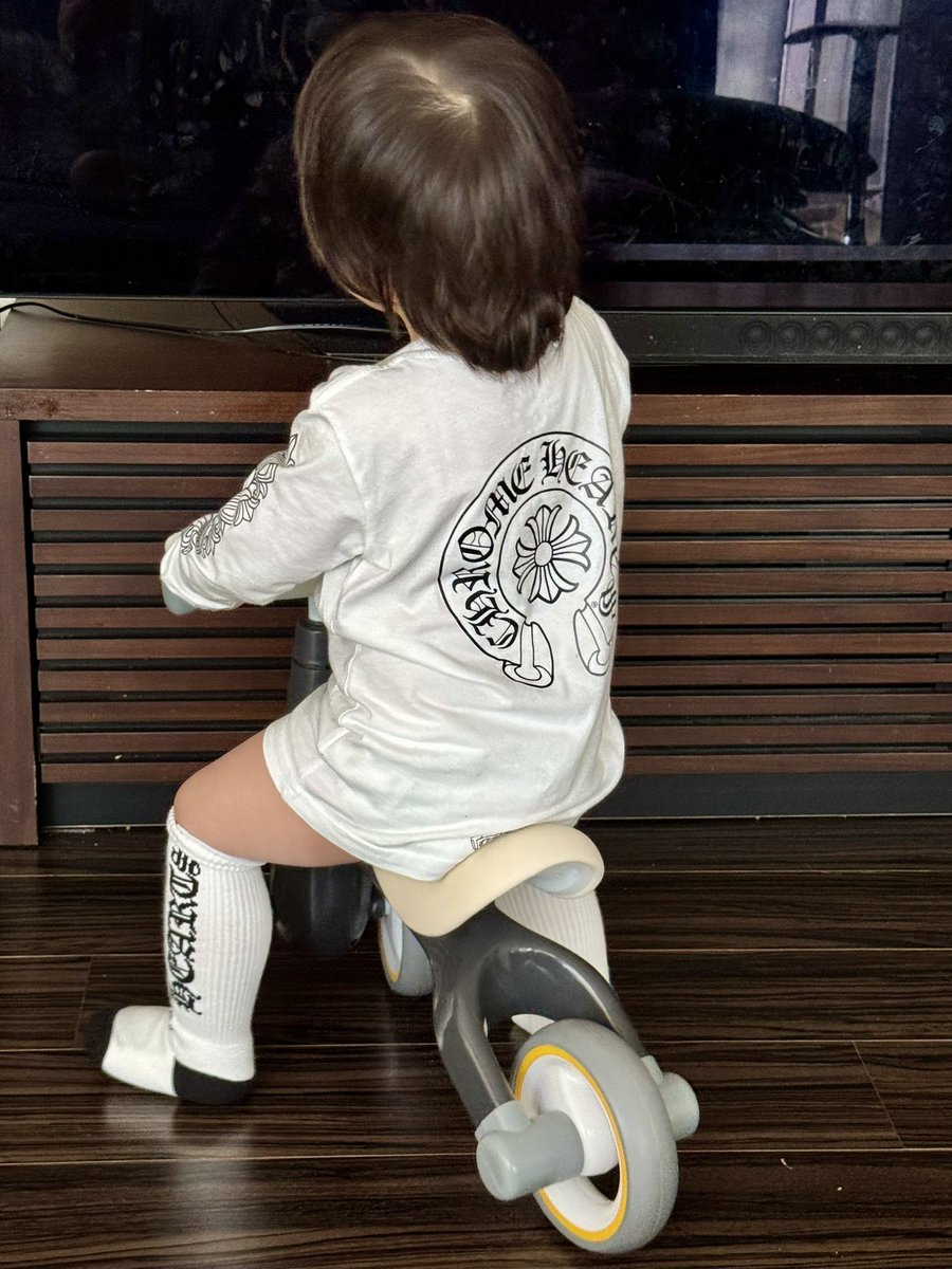 Jr.  CHROME HEARTS debut !!
Jr.１歳９ヵ月にして初クロムコーデ！