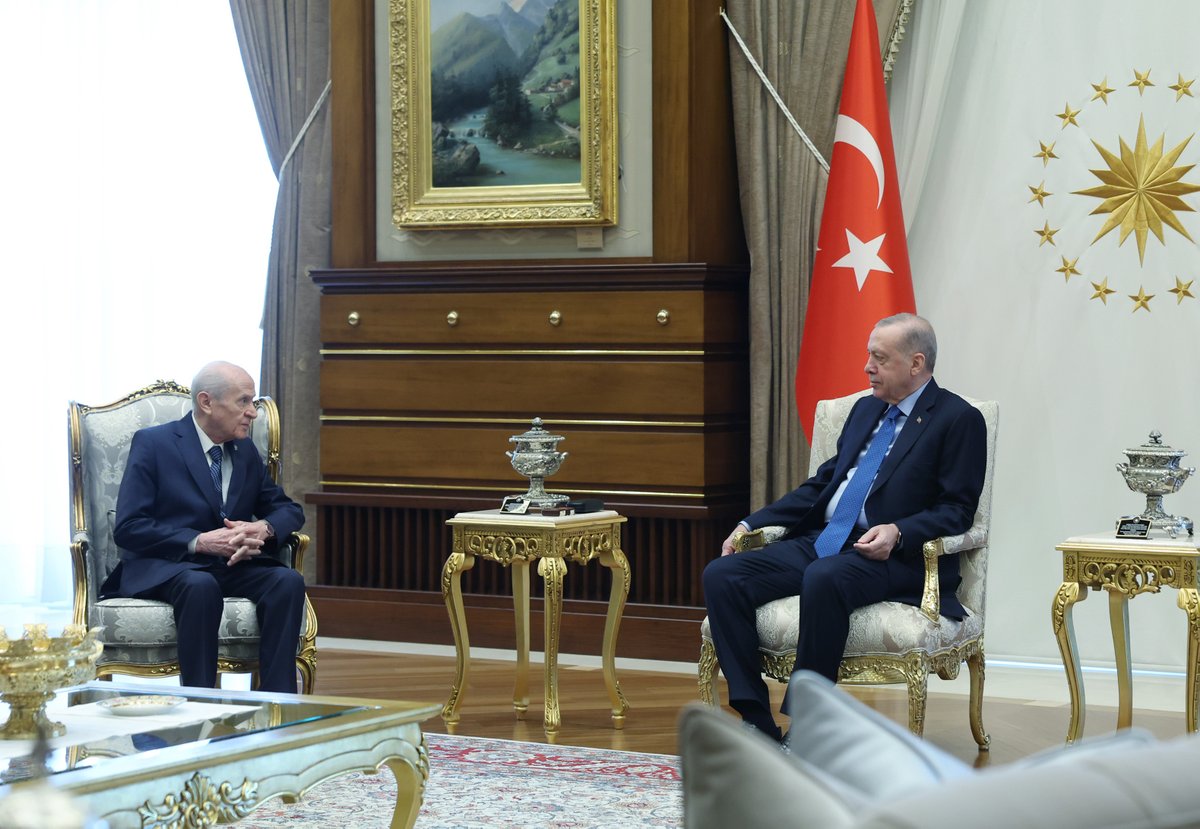 MHP_Bilgi's tweet photo. Genel Başkanımız Sayın Devlet BAHÇELİ, Cumhurbaşkanımız Sayın Recep Tayyip ERDOĞAN ile Cumhurbaşkanlığı Külliyesinde bir araya geldi. https://t.co/KKM089Ly6p