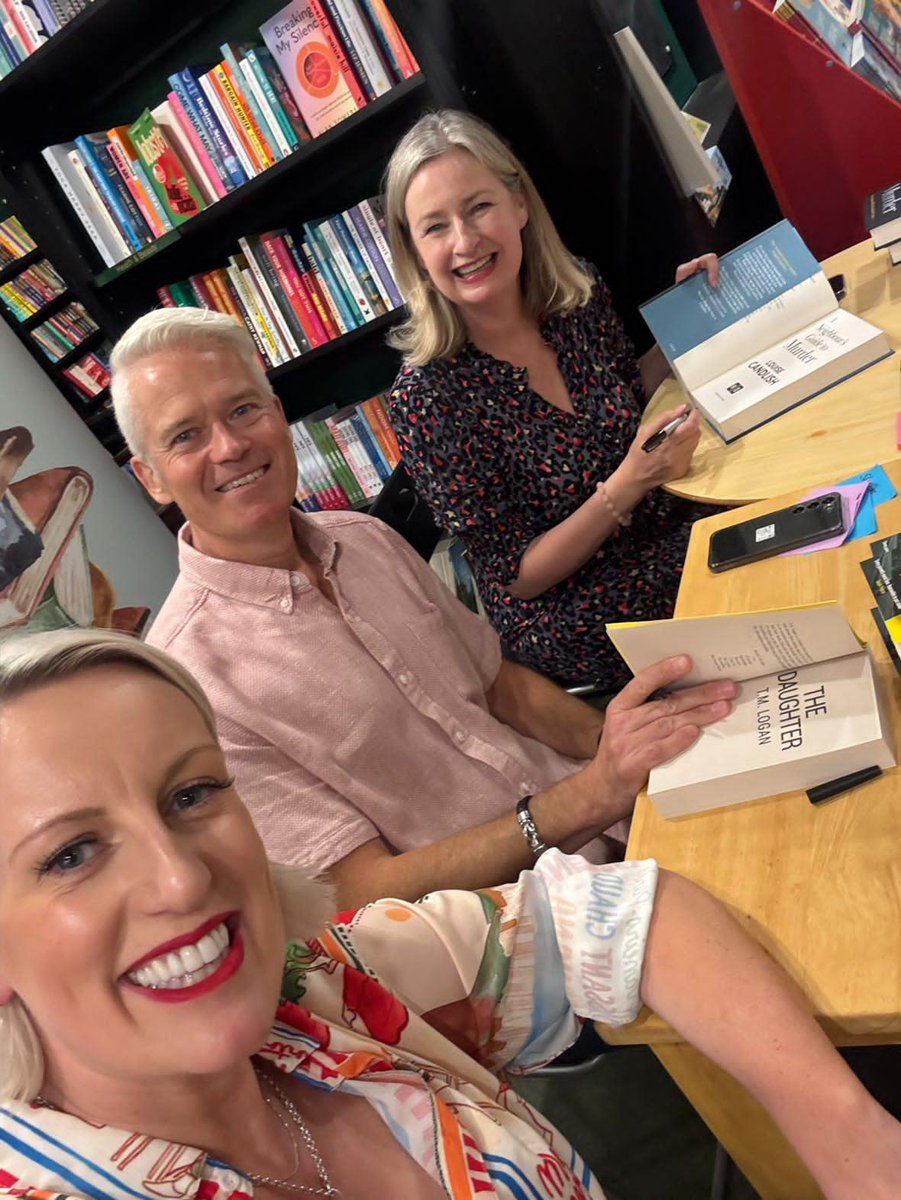 TMLoganAuthor's tweet image. Lovely to spend an evening talking books with @louise_candlish Steph McGovern and the booksellers & readers of @LinghamsBooks 📚 Thanks to everyone who came along!