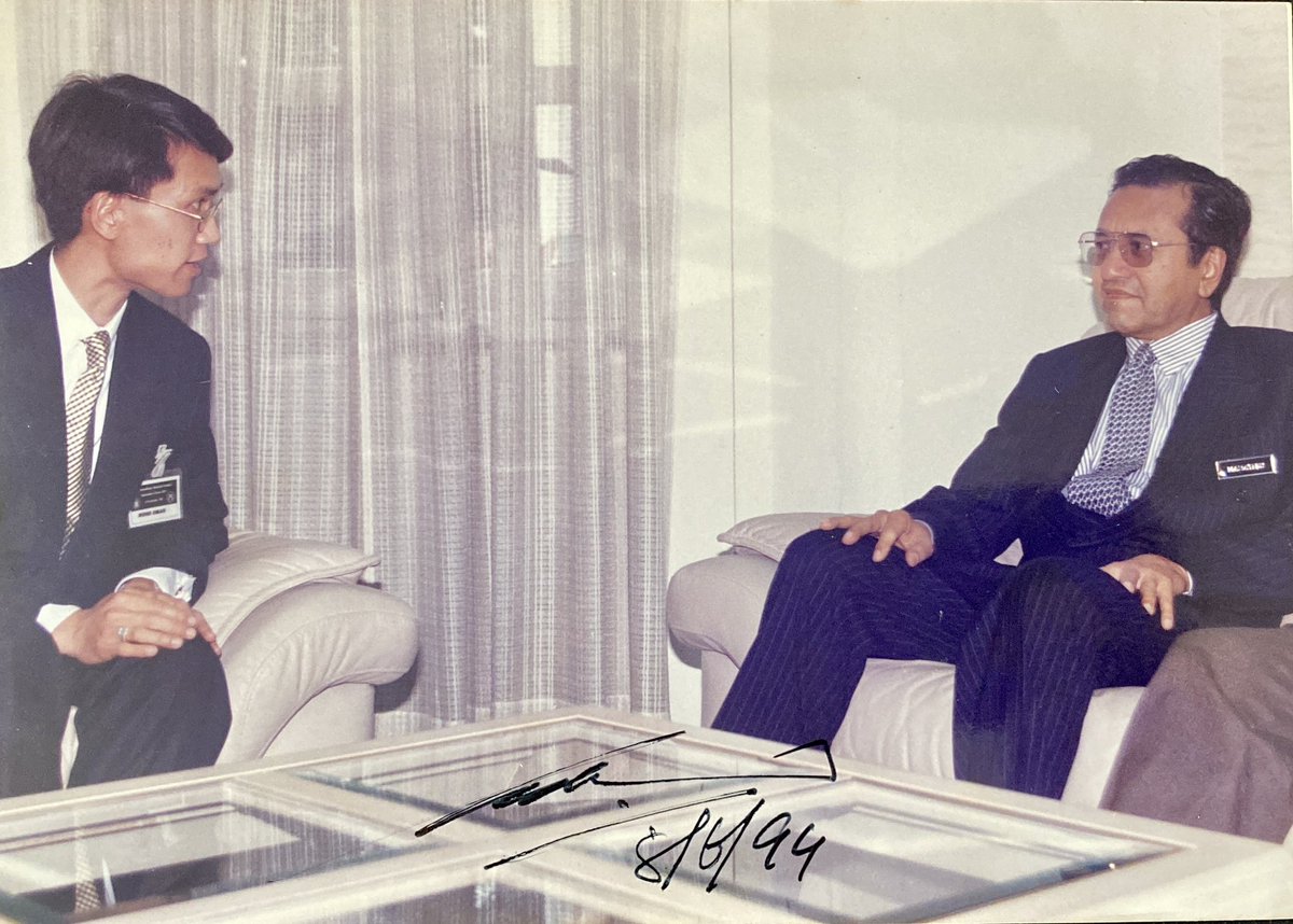 omarmu's tweet image. 100 years of Tun Dr Mahathir Mohamad.
A statesman who shaped this country like no other. A maverick who defied the naysayers at every turn, both at home and abroad.
Some admired him. Others challenged him.
But all of us lived under his shadow.
I once engaged him as a…