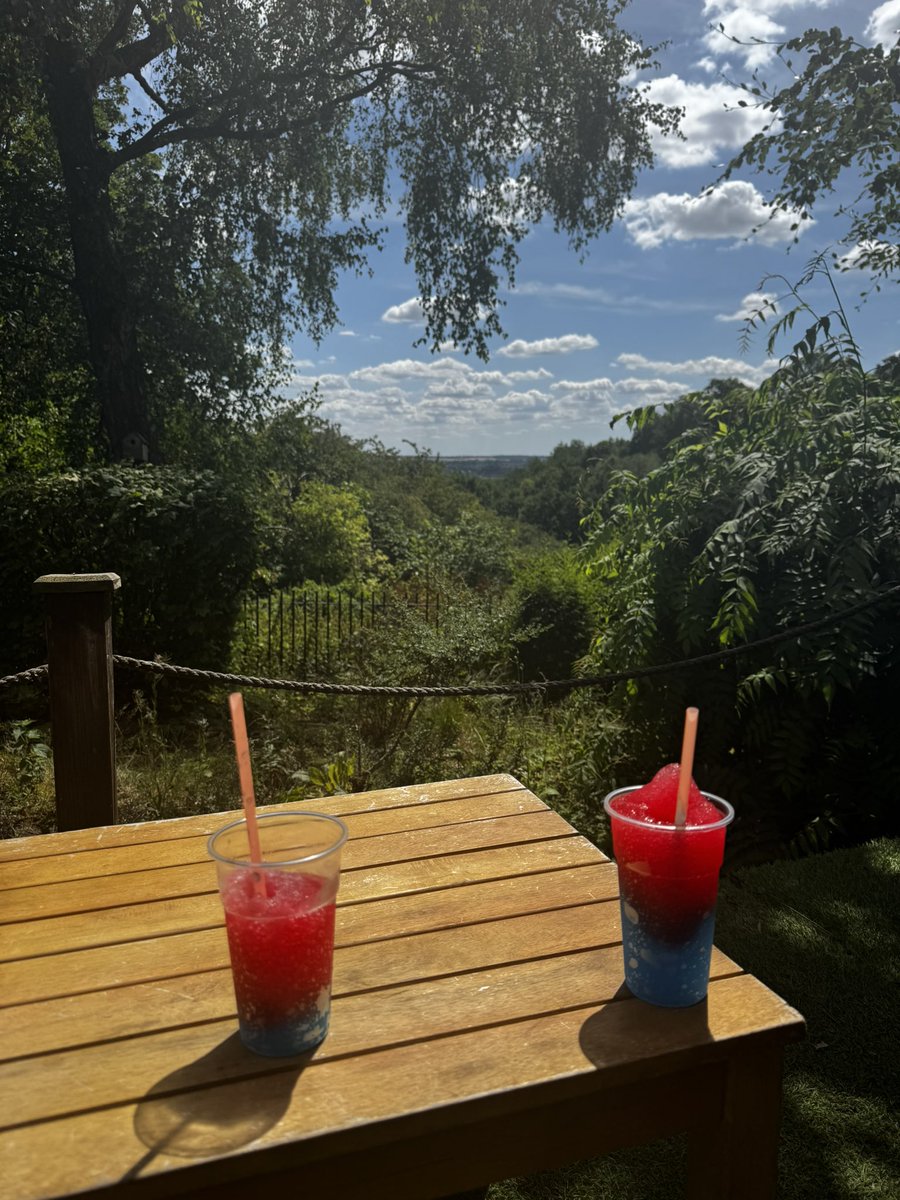 When you can pop out for lunch … 😎 🥤#nottingham #slushie