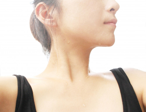 alluxeweb's tweet image. ❤️夏は痩せにくい季節だった! その理由って?❤️
ダイエットというと「運動をして汗をかいて代謝をアップさせて痩せる」イメージですね。
発汗💦が増える夏は「痩せやすい季節」と思われがちですが、実はそうじゃなかったんです😲
alluxeweb.com/post/7656/
#ダイエット #夏 #代謝