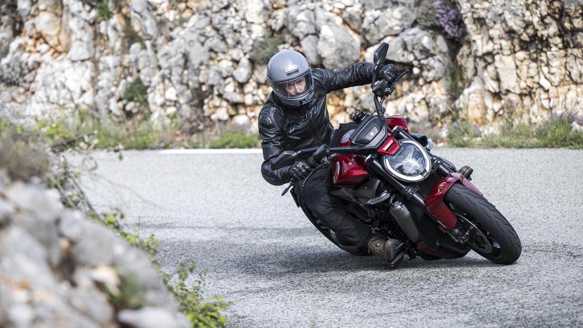 "XDiavel’s cruiser twist on the Diavel V4 delivers surprising substance as well as cool, laid-back style"

Read AutoTrader's Ducati XDiavel V4 review: autotrader.co.uk/bikes/content/…