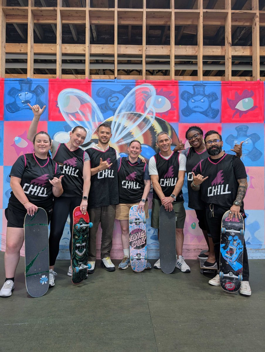 BeyondSport's tweet image. On Tuesday, we got the chance to volunteer at @ChillFoundation, our #HeadInTheGame grantee in NYC β skating, learning & connecting πΉ
Thank you to the Chill team for showing us how boardsports can be a powerful tool for youth mental wellbeing. Learn more: chill.org
