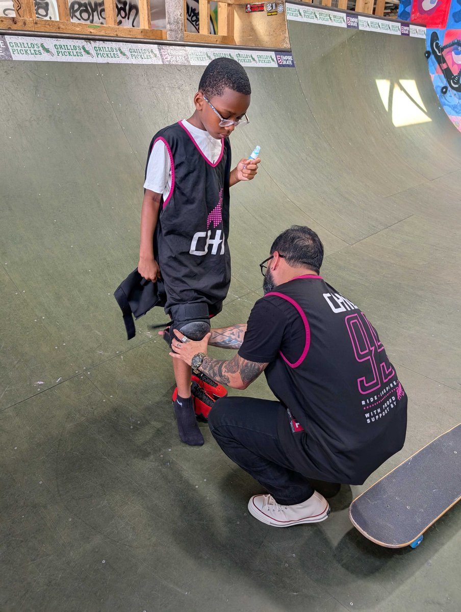 BeyondSport's tweet image. On Tuesday, we got the chance to volunteer at @ChillFoundation, our #HeadInTheGame grantee in NYC β skating, learning & connecting πΉ
Thank you to the Chill team for showing us how boardsports can be a powerful tool for youth mental wellbeing. Learn more: chill.org
