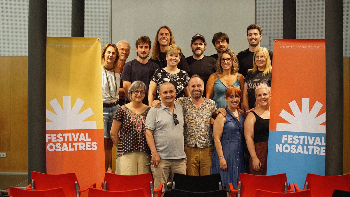 Festival Nosaltres (@nosaltresfest) on Twitter photo 📸 Us deixem unes imatges de la roda de premsa del Festival que va tenir lloc ahir.
🤩 La família del Nosaltres fa goig de veure. Gràcies <a href="/CulturaMataro/">Cultura Mataró</a> #TarannaMataró <a href="/lalolamataro/">lalolamataro</a> <a href="/bibliosmataro/">Biblioteques Mataró</a> i totes les entitats i artistes que ho feu possible! 📸 Us deixem unes imatges de la roda de premsa del Festival que va tenir lloc ahir.
🤩 La família del Nosaltres fa goig de veure. Gràcies <a href="/CulturaMataro/">Cultura Mataró</a> #TarannaMataró <a href="/lalolamataro/">lalolamataro</a> <a href="/bibliosmataro/">Biblioteques Mataró</a> i totes les entitats i artistes que ho feu possible!