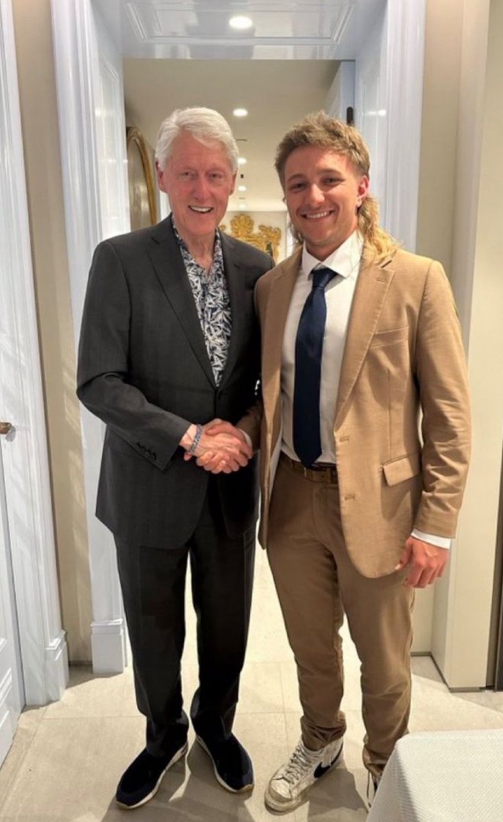 BGatesIsaPyscho's tweet image. Nothing to see here, just the young CEO of Rainmaker Augustus Doricko hanging out with Bill Clinton