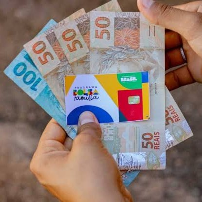 republiqueBRA's tweet photo. 🤲🏻 💵 Bolsa Família passará a incluir moradores de rua, pessoas com insegurança alimentar e em situação de risco social no benefício. https://t.co/akWlilLcAh