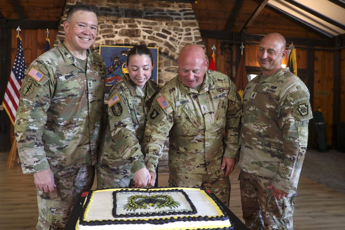 PANationalGuard's tweet image. The @PANationalGuard celebrated the 107th birthday of the @USArmy Warrant Officer Corps Wednesday at Fort Indiantown Gap. The observance featured a run, a cake-cutting ceremony and a warrant officer professional development session.
📷: Wayne V. Hall & Zane Craig