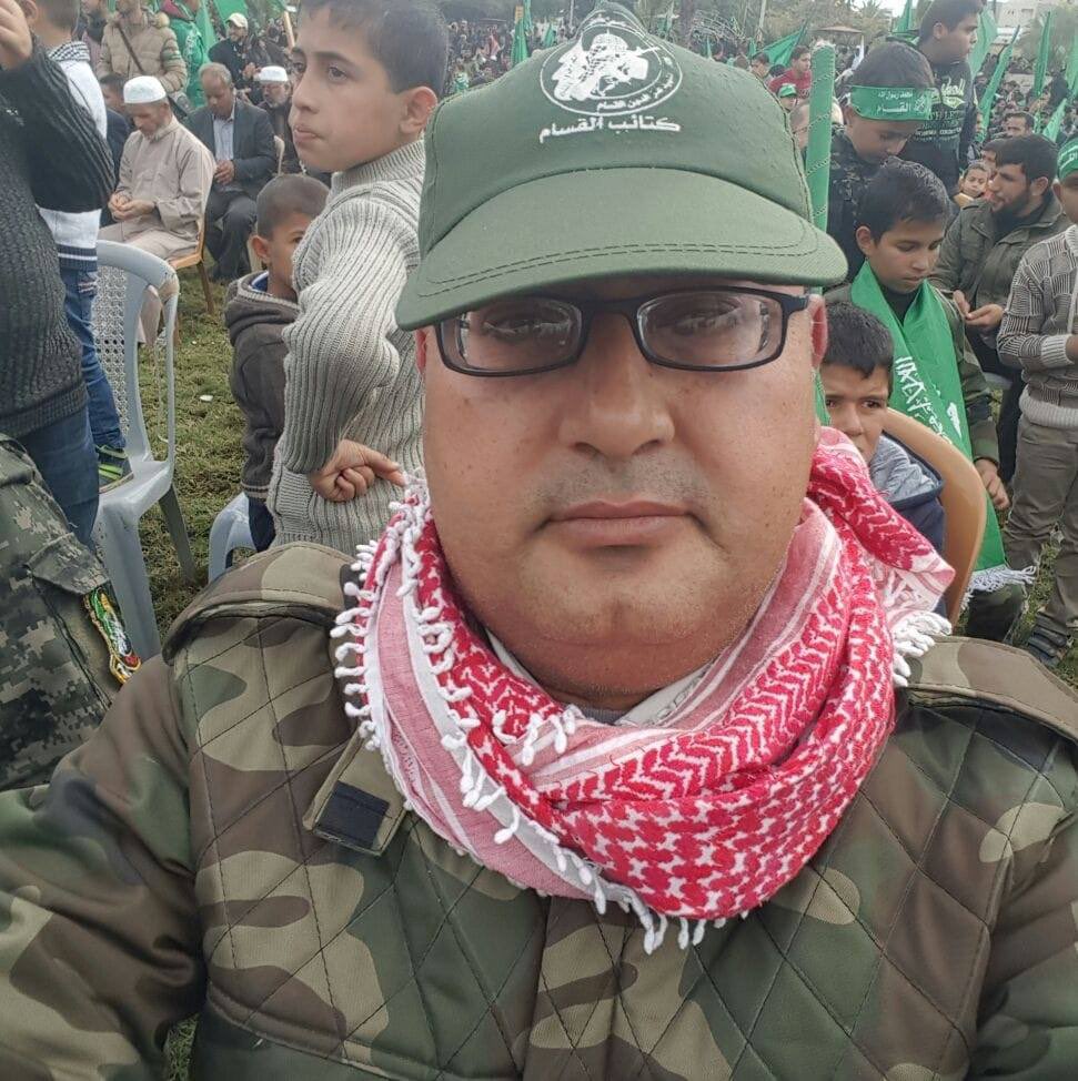 🔴📸 | #GAZA&gt; Pour ceux qui auraient besoin d’un rappel : voici le Dr Saleh al-Hams. Officiellement : directeur adjoint de l’hôpital européen de Gaza. En réalité : un cadre médical en uniforme des Brigades al-Qassam, la branche armée du Hamas.

👉 La prochaine fois que vous lirez