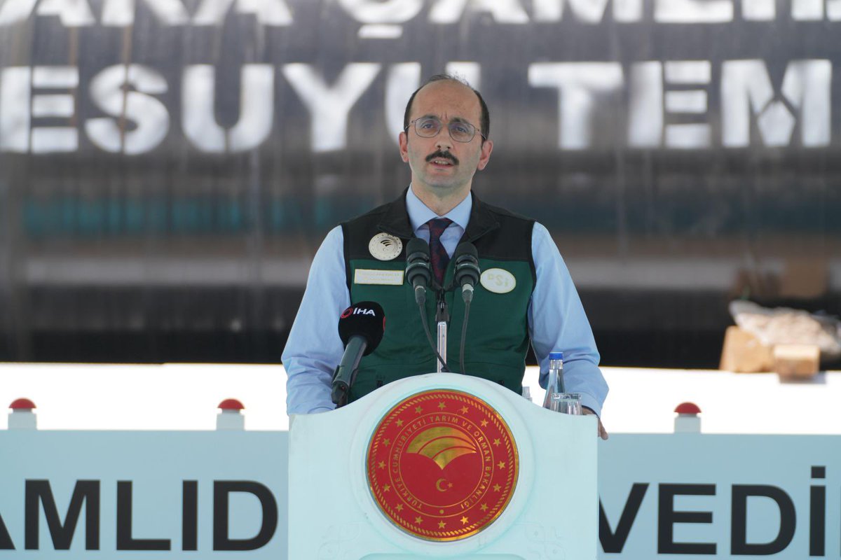 Başkent Ankara’mızın içme suyu sıkıntısı yaşamaması adına bütün imkanlarımızı seferber etmeye devam ediyoruz.

Bu kapsamda öncelikle, 31,5 km uzunluğu ile Dünyanın en uzun içme suyu tünellerinden birisi olan Gerede Tüneli projesini başlattık, 2021 yılında Sayın Cumhurbaşkanımızın