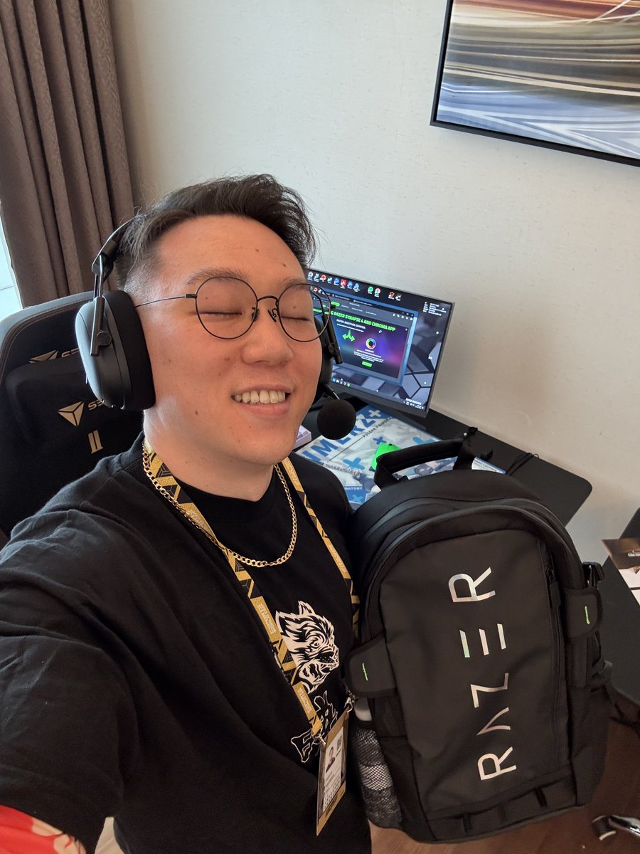 COL KIMCHI (@kimchilee_) on Twitter photo Blink and youβll miss it, thank you to <a href="/TeamRazer/">Team RΞZΞR</a> for the care package at <a href="/EWC_EN/">Esports World Cup</a> π Blink and youβll miss it, thank you to <a href="/TeamRazer/">Team RΞZΞR</a> for the care package at <a href="/EWC_EN/">Esports World Cup</a> π