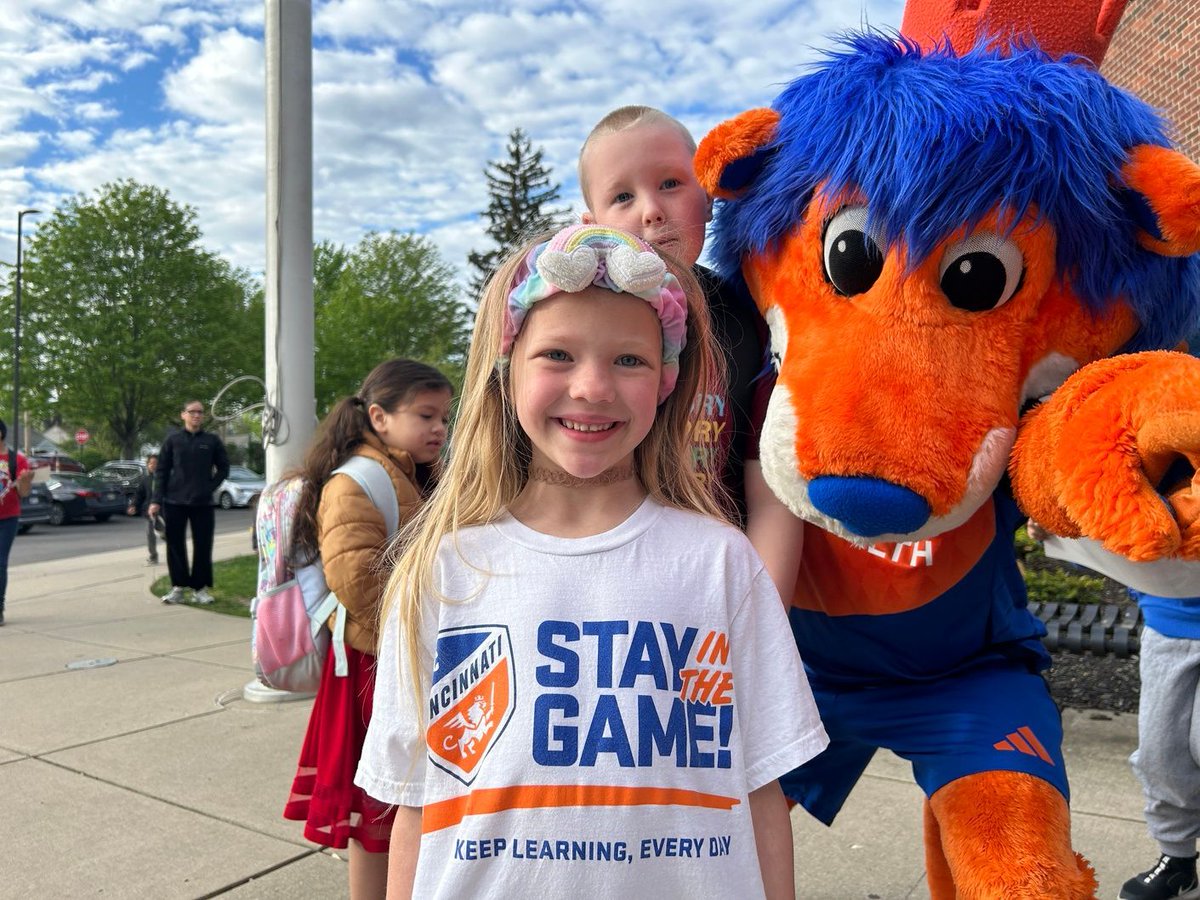 Stay in the Game! Attendance Network (@sitg_network) on Twitter photo Our three mascot partners are here to say happy summer! There are so many ways to Stay in the Game! this summer. Check your local library for summer reading challenges, visit a museum, or pick up a new hobby! 
#StayintheGame Our three mascot partners are here to say happy summer! There are so many ways to Stay in the Game! this summer. Check your local library for summer reading challenges, visit a museum, or pick up a new hobby! 
#StayintheGame