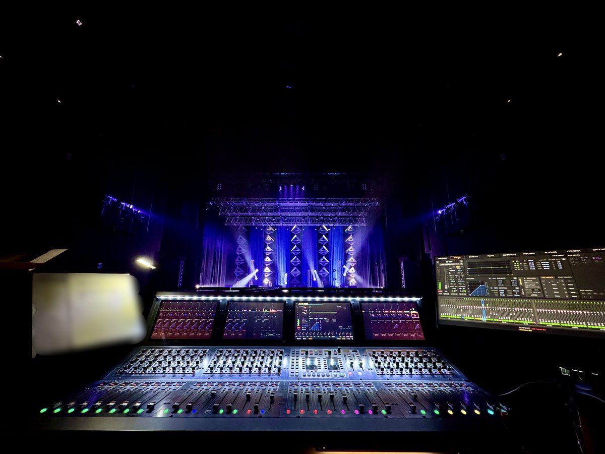 Loud_kids_dai's tweet image. ひさびさEXシアターでした！
ROCK FESということでロックな感じにしてみました🤘
今日も楽しいCrewでハッピーでした✨
嵐が来ちゃうほどROCKな夜でしたね⚡️

改めてHappy ROCK Birthdayでした🔥

お疲れ様でした！！
#EXtheater  
#S6L 
#avid 
#waves