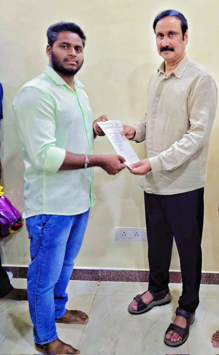 Sureshsaminath8's tweet photo. பாசமிகு அன்பு அண்ணன் பாமக தலைவர் மருத்துவர் அன்புமணி இராமதாசு அவர்கள்.. 

என்னை நெய்வேலி வடக்கு ஒன்றிய அமைப்பு துணைத் தலைவராக அறிவித்தமைக்கு நன்றி..

#AnbumaniRamadoss #bmk
#sowmiyaanbumani
@draramadoss https://t.co/McXEjN8drM