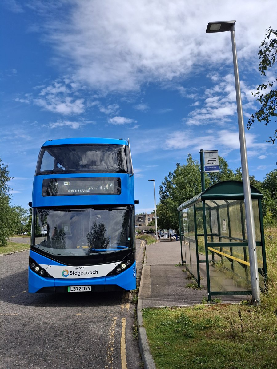 DariusAstell's tweet photo. Nice to see the resumption - on a trial basis - of a bus service between Dyce railway station and Aberdeen Airport (Stagecoach Service 737 between Dyce Station and Blackburn via the airport).  Roughly an hourly service, albeit with a 3-hour gap on weekday afternoons. https://t.co/9msKORyn57