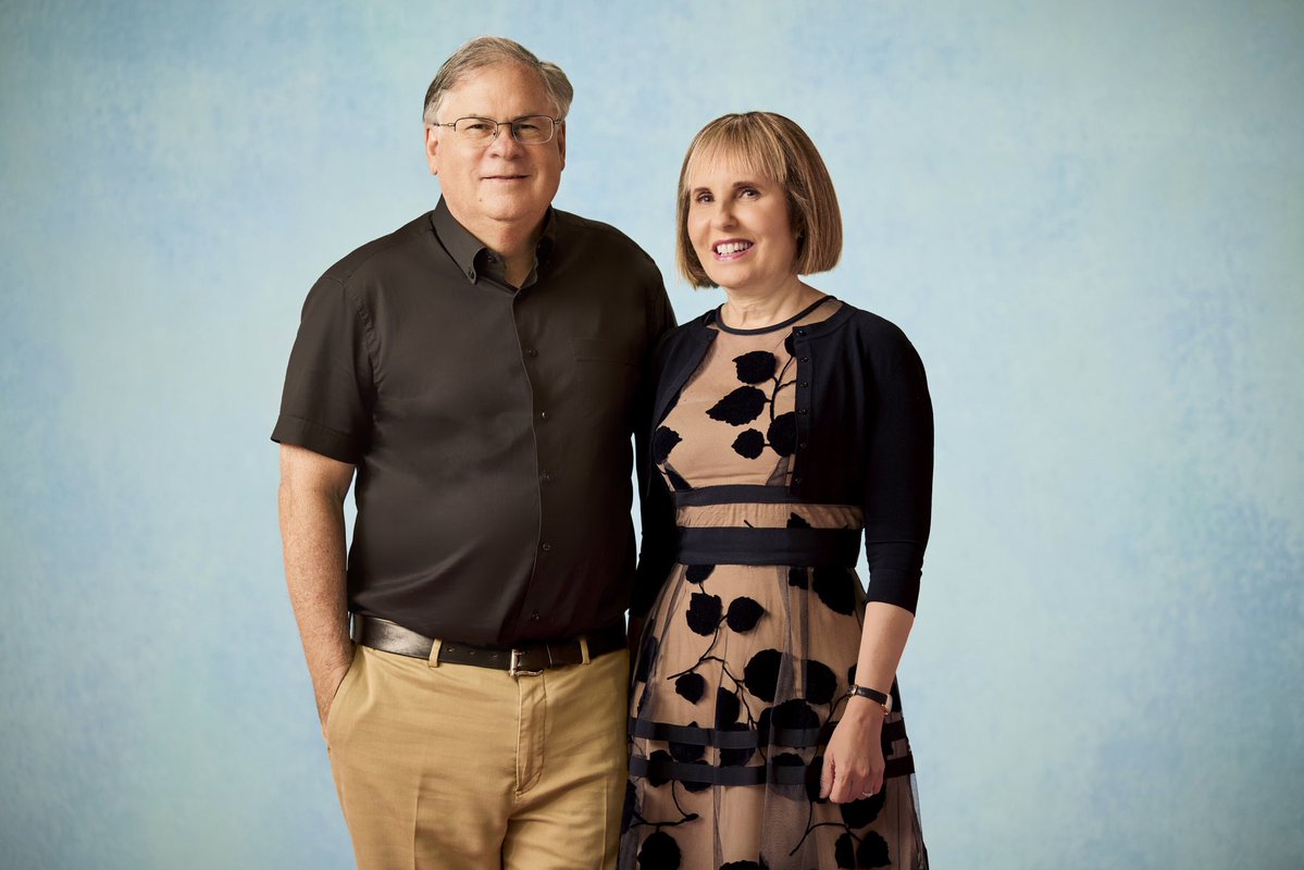 StoryTalks360's tweet image. MEET ROBERT AND MICHELLE KING
A Golden Globe Award and Emmy Award-nominated #writing team for more than 25 years + married for over 35 years ❤️ ✍️ ❤️
Co-creators, showrunners and executive producers:
THE GOOD WIFE
THE GOOD FIGHT
EVIL
#screenwriting
storytelling360.com/robert-and-mic…