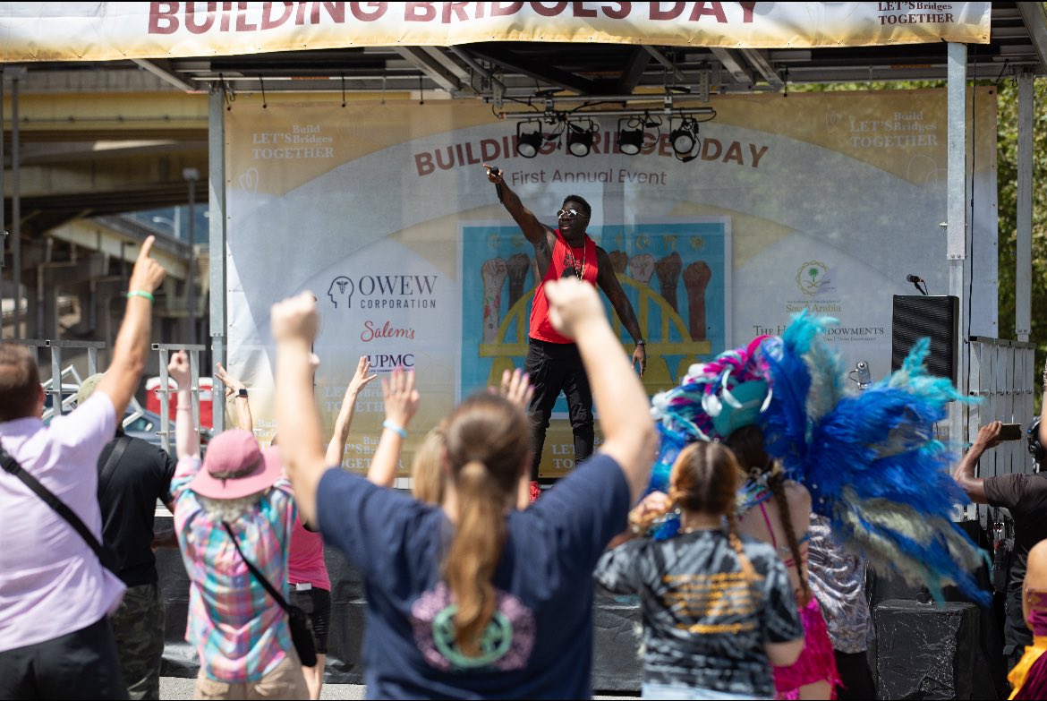 We believe connection begins with a smile 💛
Join us for Building Bridges Day — a space for unity, art &amp; belonging.
Aug 23 | ⏰ 9AM–1PM | 📍 Clemente Bridge
Thank you to our sponsors: Frzy, 1Hood, Dollar Bank, City Paper
You’re welcome to donate or join us!
#buildingbridgesday
