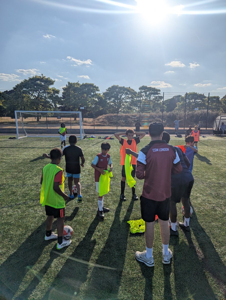 CSMLondonFC's tweet image. ⚽ Coach Todd in his element coaching the young stars of CSM Youth FC
☀️ It's been a great 2025 for the Youth side of things here at CSM and there's still some exciting stuff to come... Summer Camps anyone? 👀
#CSM #TogetherThroughFootball