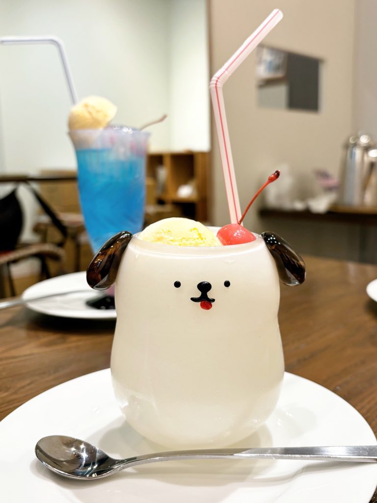 nyamglass's tweet image. 堤、嶋は搬入が迫っているため追い込み状態です🏃♂️
クリームソーダの似合う器展
7.15(火)〜7.19(土)
作家さんの器を購入するだけでなく、実際に作家さんの器でクリームソーダも飲めます‼️
是非遊びに来てくださいね〜!
⚠️写真は去年の物になります