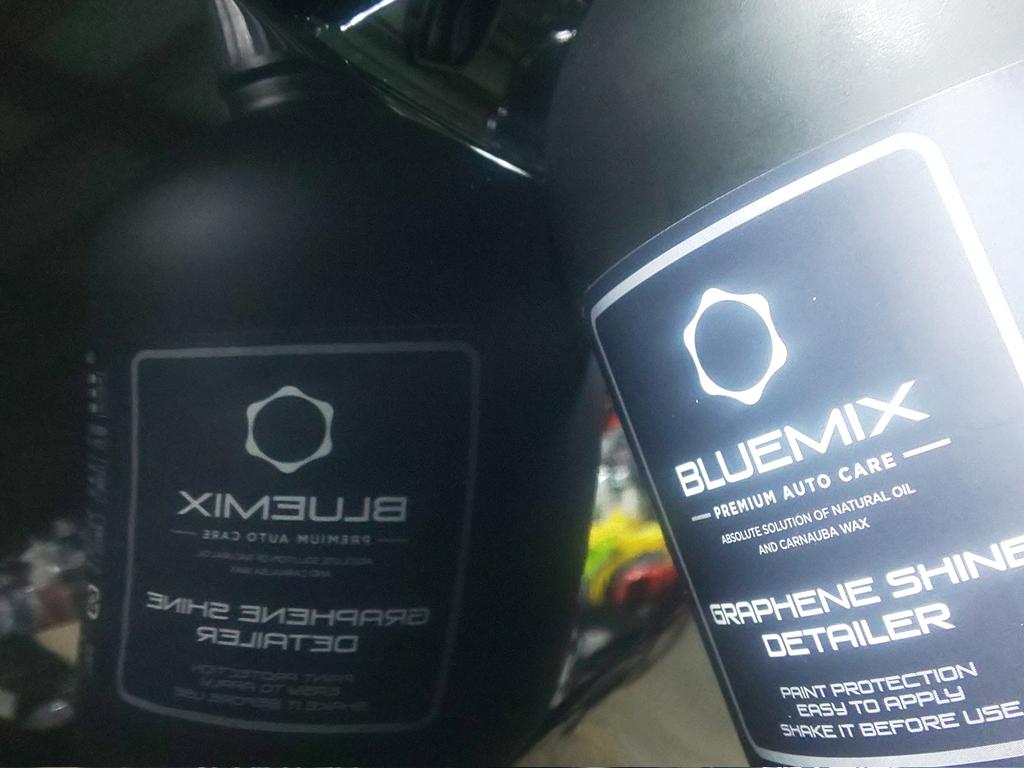 NOBU415105's tweet image. @800rr1 
@kamono_MY 
 #お部屋ガレージ
 #BLUEMIX 
 #時雨
GRAPHENE SHINE DETAILER

帰宅後🏠水のみ洗車からの施工😊
新たな艶を発見！
プレスラインが強調され透明度が増した感じ✨
施工性は簡単✨マイクロファイバー2枚で完了😊✨
満足のケミカル️⭕️
※あくまでも個人的な感想です😊