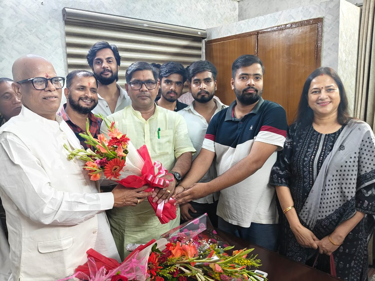 Ranjankumar4RJD's tweet photo. “पूर्व विधायक माननीय जानकी यादव जी को पिछड़ा आयोग का चेयरमैन बनने पर हार्दिक शुभकामनाएँ। ✊🌹 #जानकी_यादव #पिछड़ा_आयोग #RJD” https://t.co/VqNp2rUZqQ