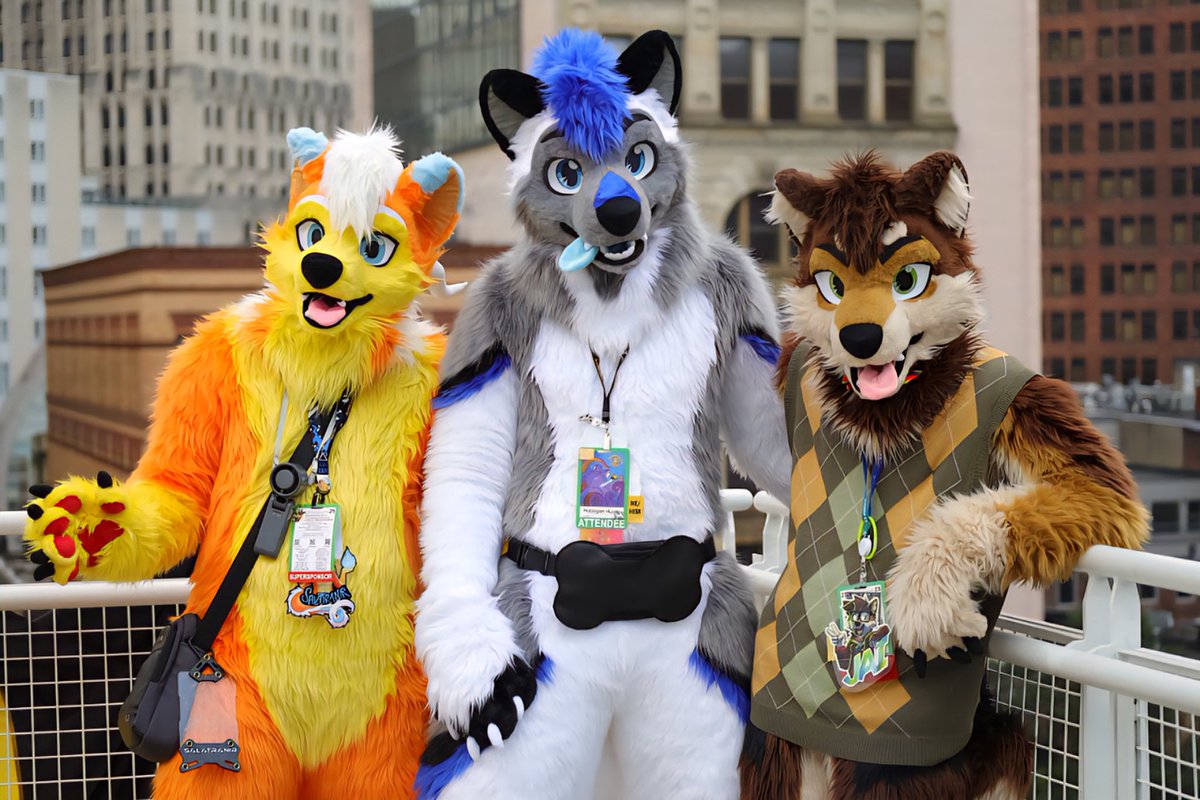 Met up with some other <a href="/wolf_daz/">Daza</a> suiters at AC for a small photo shoot. 

<a href="/Salatranir/">Salatranir 🔜 NFC, ATT</a> Myself &amp; <a href="/Jai_Shibe/">Jai 🐾</a> 

📸 <a href="/wayne_durr/">Wayne Deer Games</a>