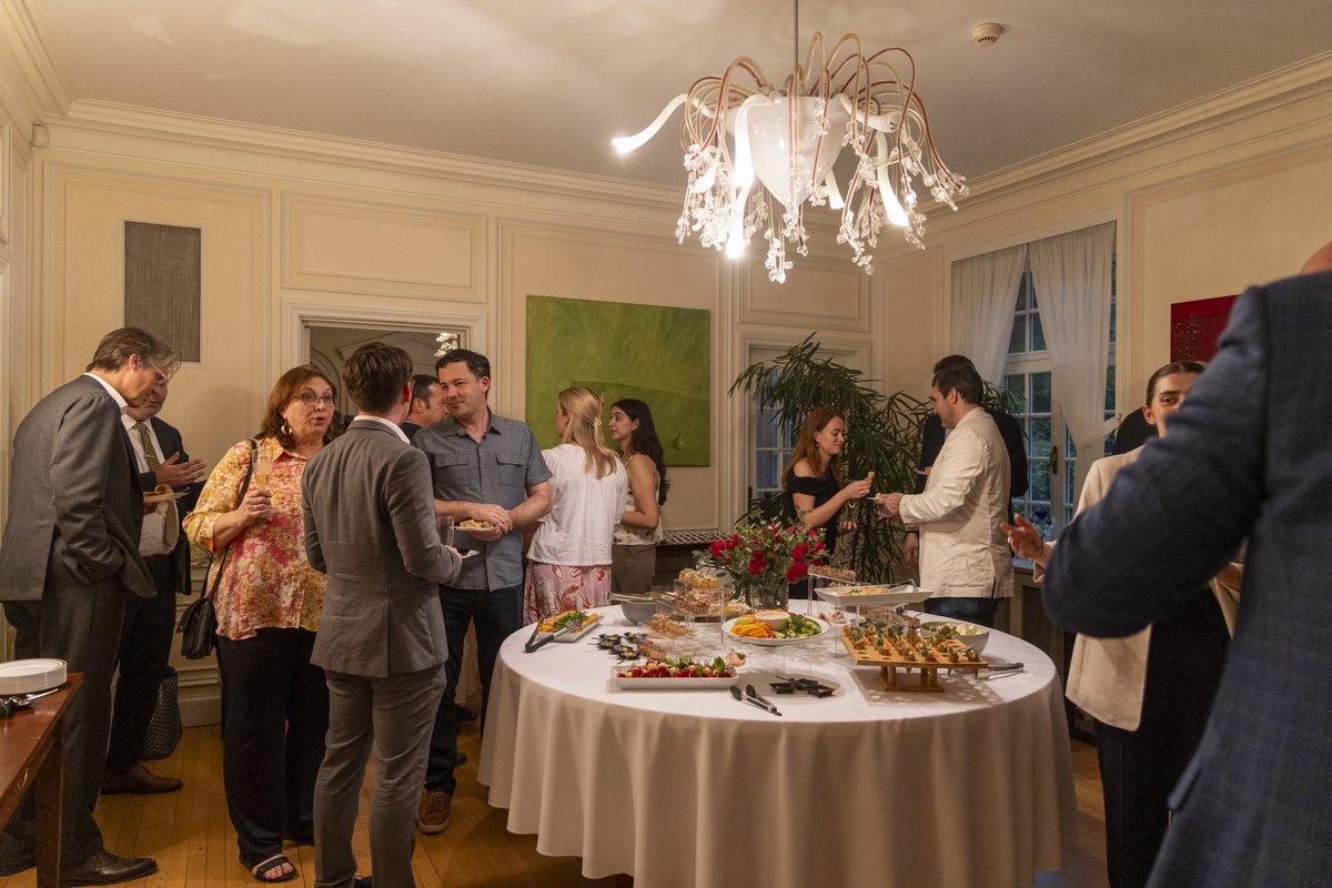 Thank you to Ambassador Miloslav Stašek for opening up his residence to the House Chiefs of Staff Association and a great bipartisan group of congressional chiefs of staff! A wonderful evening celebrating the strong friendship, bond, and alliance between our two countries. 🇨🇿🇺🇸
