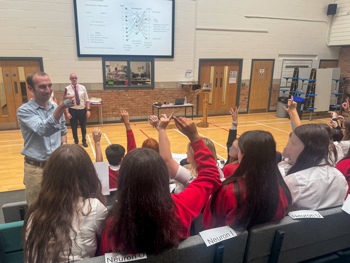 SWC_Neuro's tweet image. We had great fun visiting @GwyddRhydywaun in Wales this week!
Supported by a grant from @NC3Rs, secondary school students took part in two hands-on workshops, about the reduction, refinement and replacement of laboratory animals in neuroscience.