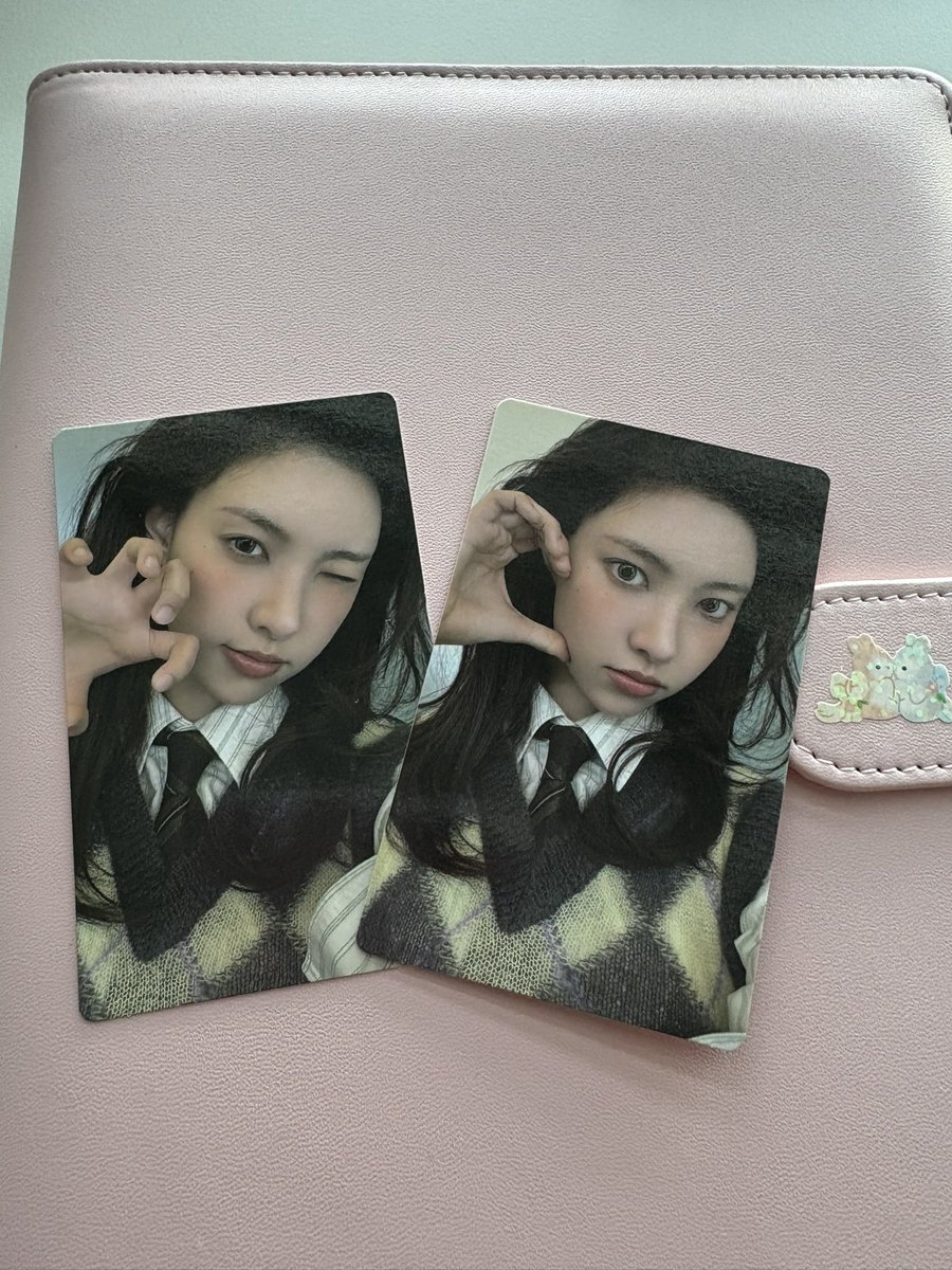 Twin where have you been #yunah