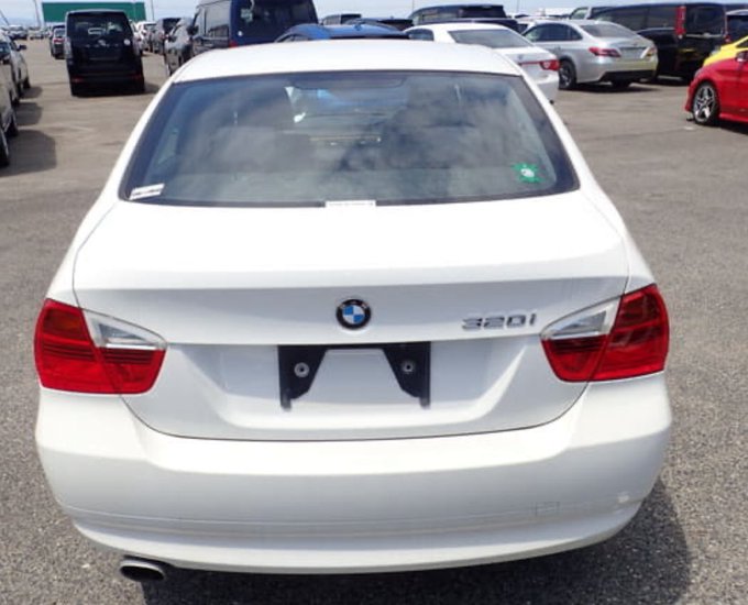 Would you recommend someone to buy BMW 320i??
if you your answer is NO then WHY?