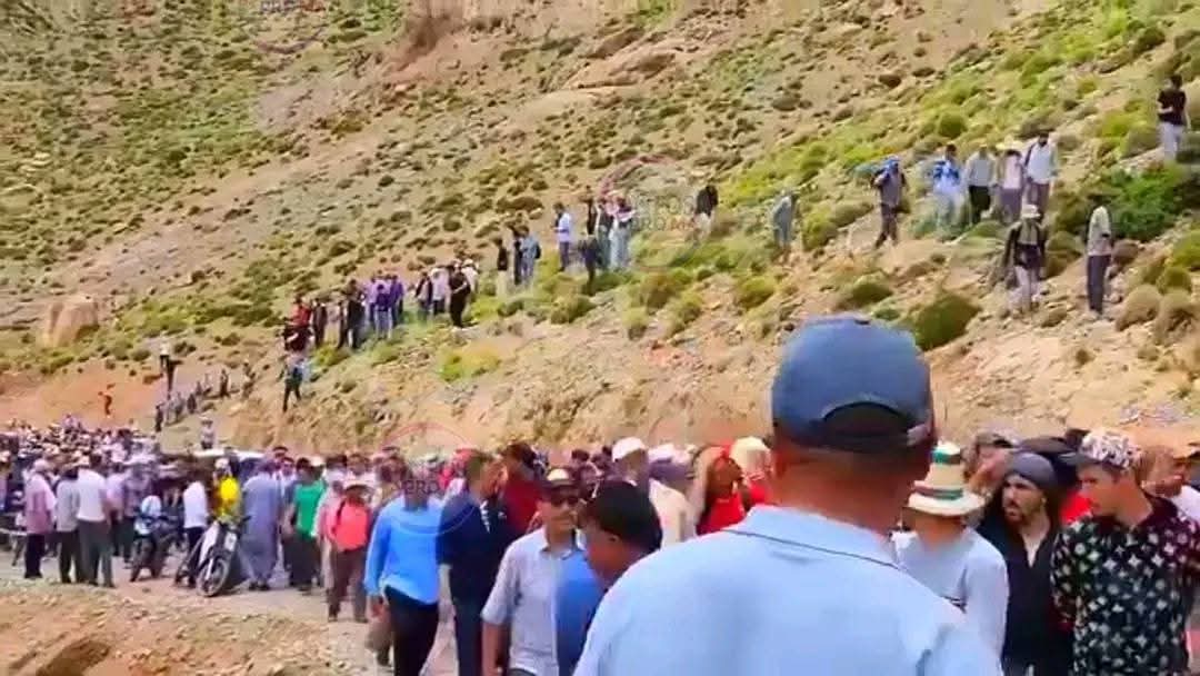 مسيرة ايت بوكماز تستمر بعد المبيت في العراء