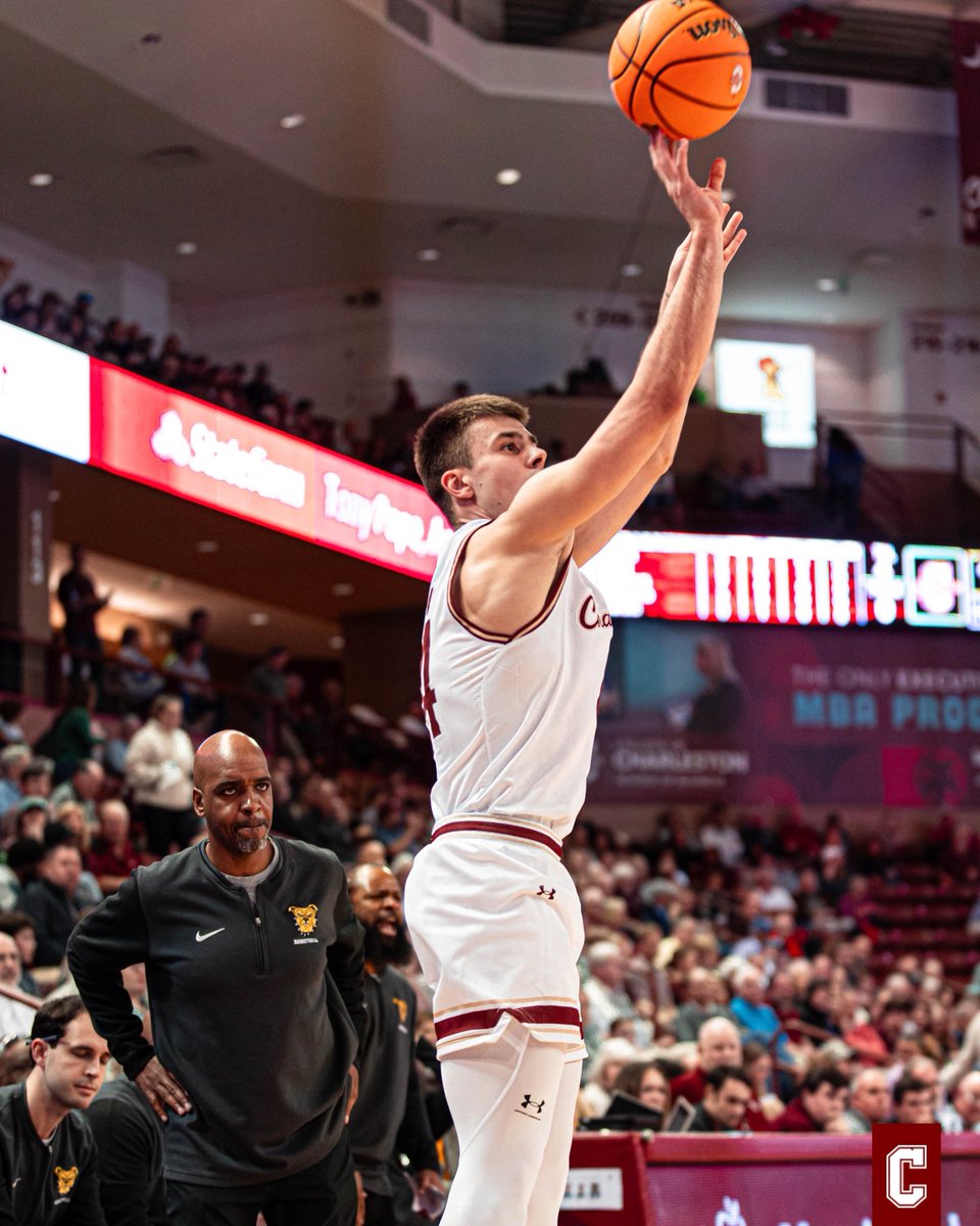 CofCBasketball's tweet image. Happy Birthday @curcic_djordje 🎉 Enjoy your day!