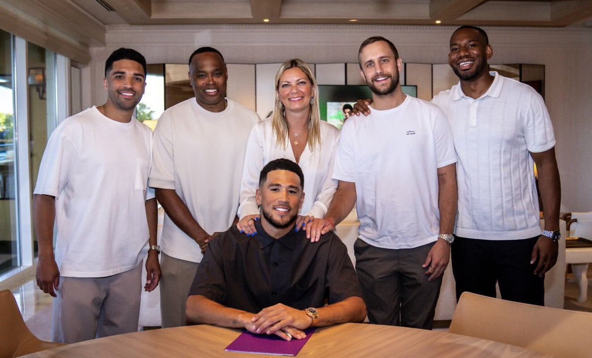 SinceroBooker's tweet image. Será que o Homem ta feliz com o contrato novo?!

🥹❤️