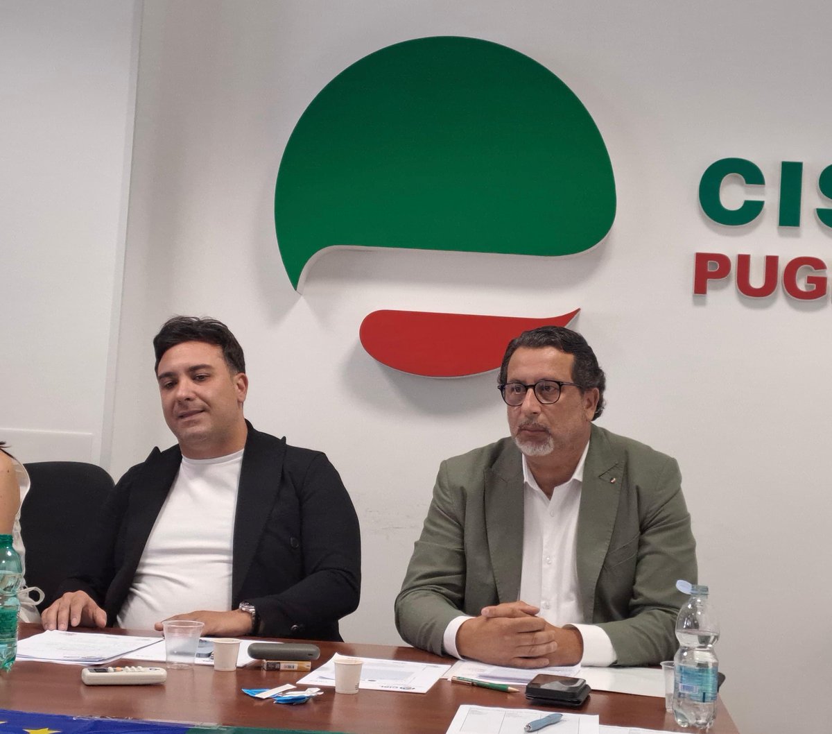 CislPuglia's tweet photo. Cons Gen @FaiCislPuglia, @CastellucciAnto: con la Fai costruiamo una Puglia più giusta. L'#agricoltura moderna nasce da rispetto per #ambiente e persone. Stop sfruttamento! Il #lavoro deve dare futuro. Senza partecipazione non c’è cambiamento. Senza contrattazione non c’è tutela https://t.co/y27D3edGZU