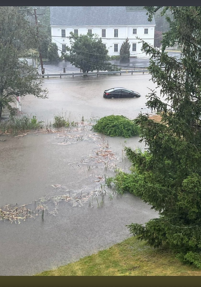 🫨. Flooding on 3A this morning. Be careful!