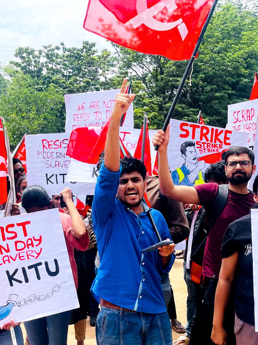 kitu_hq's tweet image. IT employees hit the Bangalore streets under the banner of Karnataka State IT/ITeS Employees Union (KITU) in support of General Strike.
Scrap the Labour Codes Now !
No to Increase in Working Hours !
#GeneralStrike Resist #12hrWorkDay