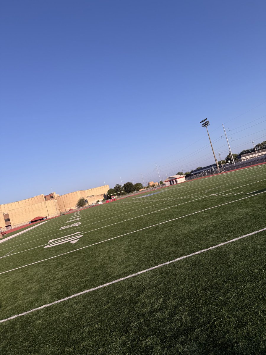 Was a great morning to be putting that work in on the football field today 🏃🏾💨