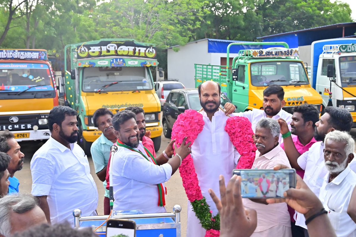 ஆகஸ்ட் 24  - ம் தேதி  திண்டுக்கல்லில் நடைபெற உள்ள  25-ம் ஆண்டு வெள்ளி விழா, சமூக- சமத்துவ மாநாடு குறித்து; மக்கள் சந்திப்பு சுற்றுப் பயணத்தின் ஒரு பகுதியாக, சிவகங்கை மாவட்டம், திருப்பத்தூர் பகுதியில் நடைபெற்ற மக்கள் சந்திப்பு நிகழ்வில் கலந்து கொண்டேன்.