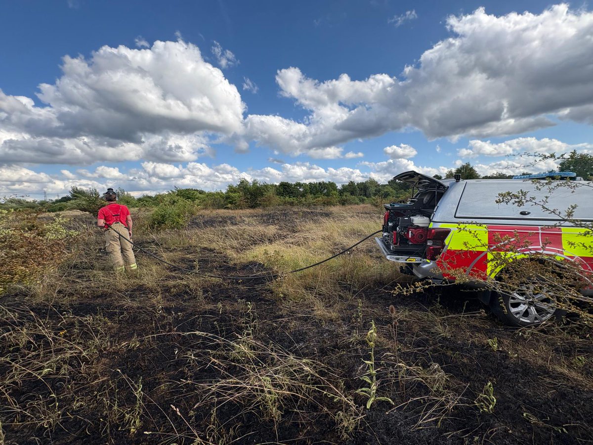 There is a growing risk of wildfires in #London with the latest heatwave set to last throughout the weekend 🔥☀️

We're asking people to act responsibly to help prevent grass fires and wildfires starting.

london-fire.gov.uk/safety/grass-a…