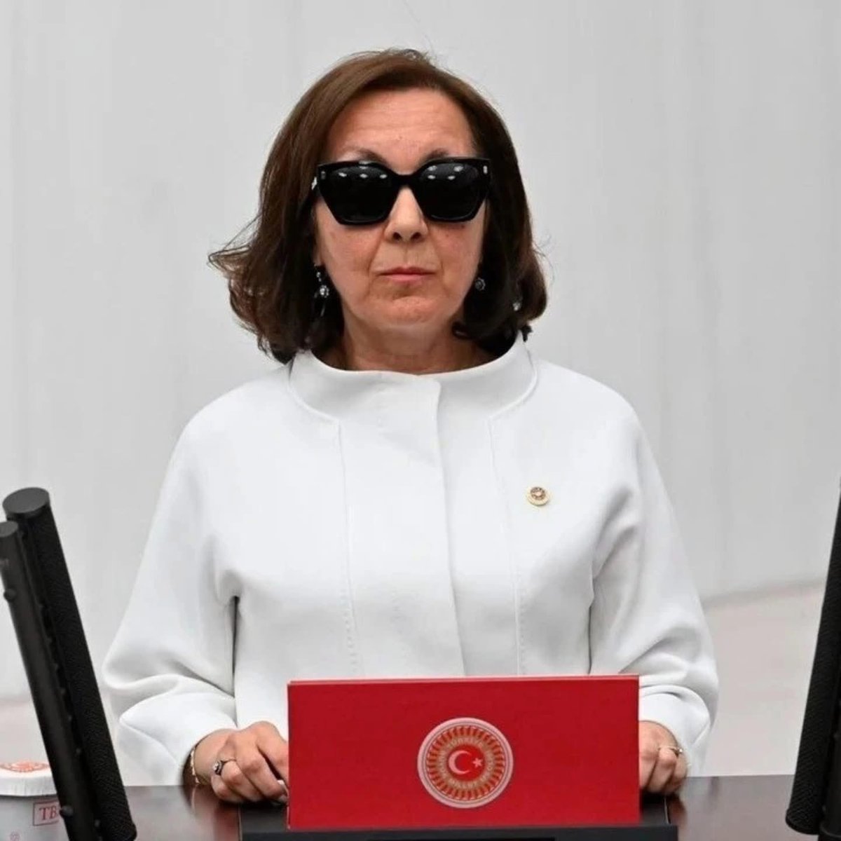 KEMAL KILIÇDAROĞLU’NUN ESERİNE BAKIN!

CHP kontenjanından Gelecek Partisi'ne milletvekili seçildikten sonra AK Parti'ye geçen Serap Yazıcı:

"Ben CHP'li seçmenden destek alırken bu desteği CHP'li olarak almadım."

BU YAŞADIKLARIMIZ ALTILI MASA SAFSATASININ ÜRÜNÜ DEĞİL Mİ?