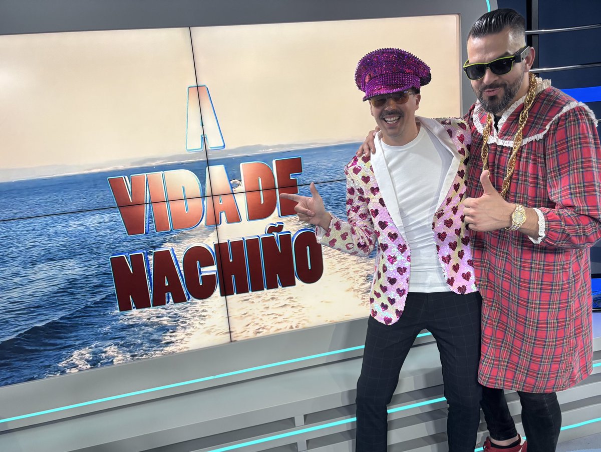 “Somos a 'big band' do sabor”
👉 Capitán Sabrosura e Nando Llon viñeron presentar en primicia mundial 'A vida de Nachiño', o primeiro (e posiblemente último) narcocorrido galego da historia. 
🔉 agalegaaudio.gal/videos/detail/…