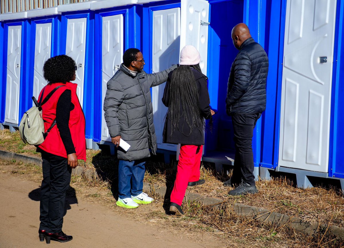 MMCFor_WS's tweet image. 馃敽In Pictures馃敽
@City_Ekurhuleni MMC for water & sanitation @MsaneThembi is doing an inspection rounds of all depots in the city, checking operations and equipment
-Today at the Brakpan depot MMC is ensuring that the infrastructure is in good condition before being dispatched